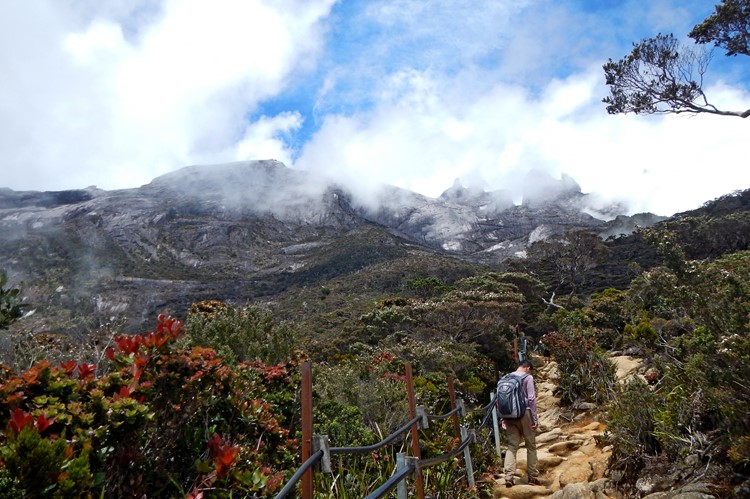 Onderweg naar te de top van Mount Kinabalu